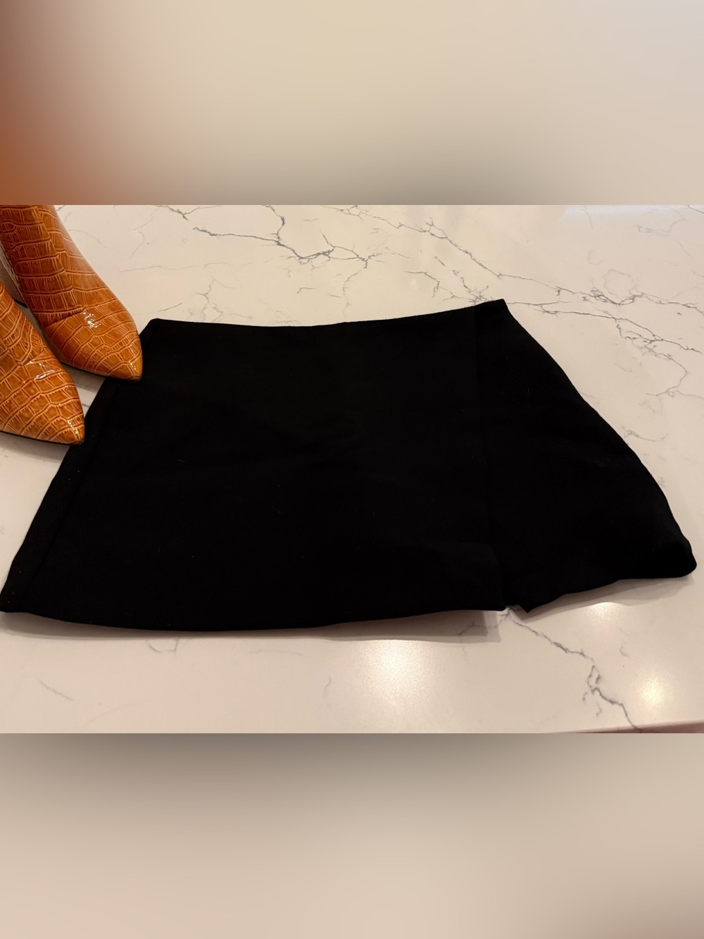 Zara Black Mini Skirt Size M | Classic High-Waist Everyday Wardrobe Staple